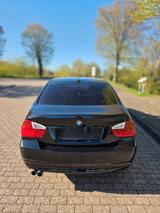 BMW 330i - E90 - BMW 330 aus 2005: 330i