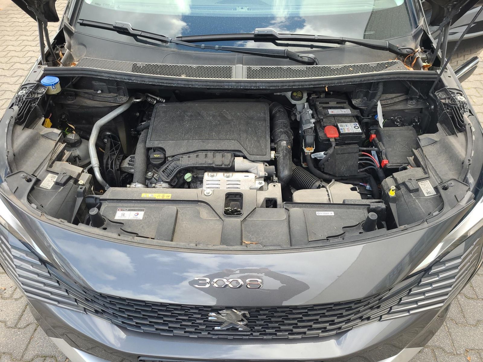 Fahrzeugabbildung Peugeot 3008 Allure +180KAMERA+SHZ+PDC+CARPLAY+TEMPOMAT