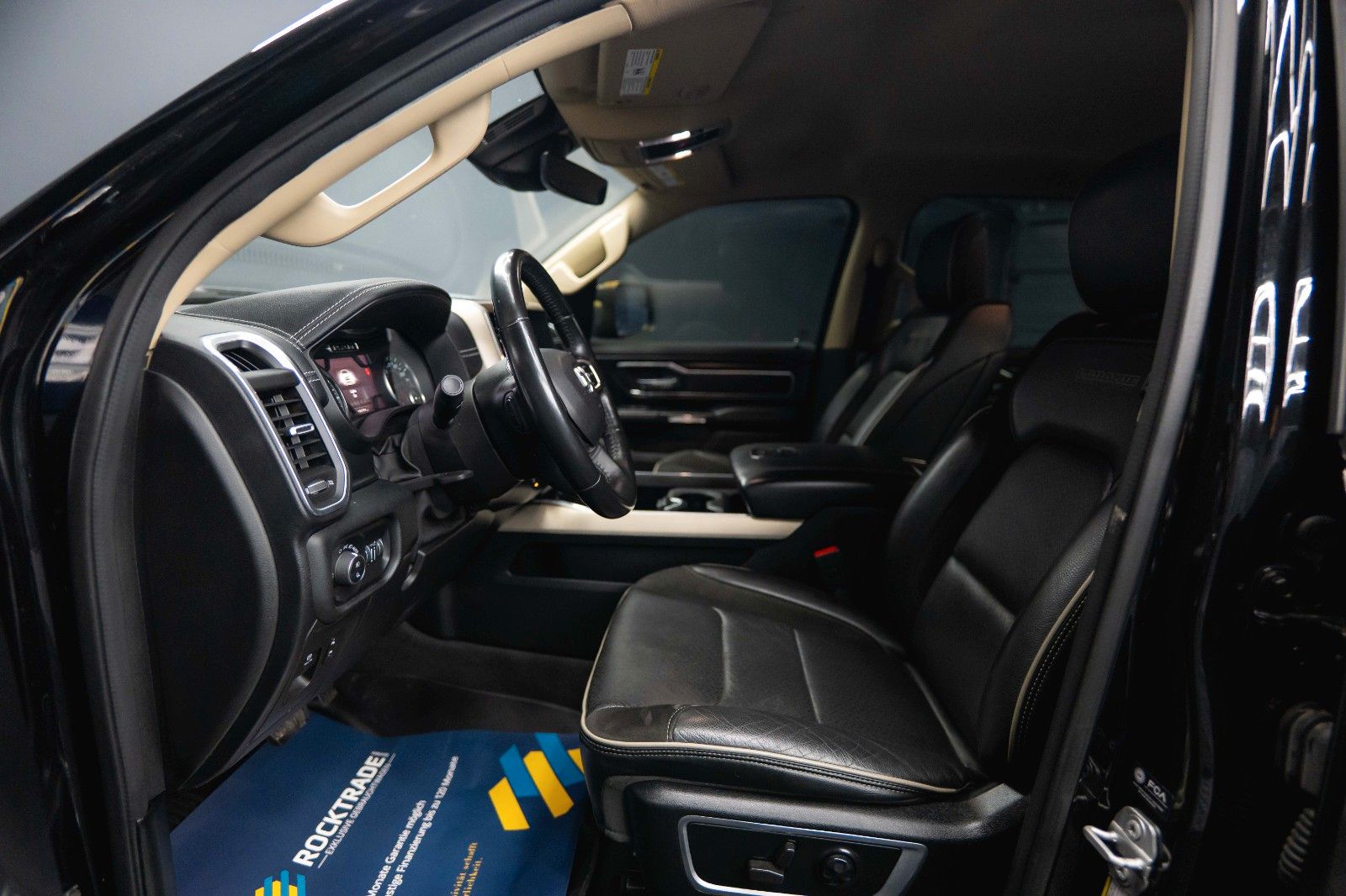 Fahrzeugabbildung Dodge RAM 5.7 V8 HEMI 4x4 LARAMIE Offroad Night LED