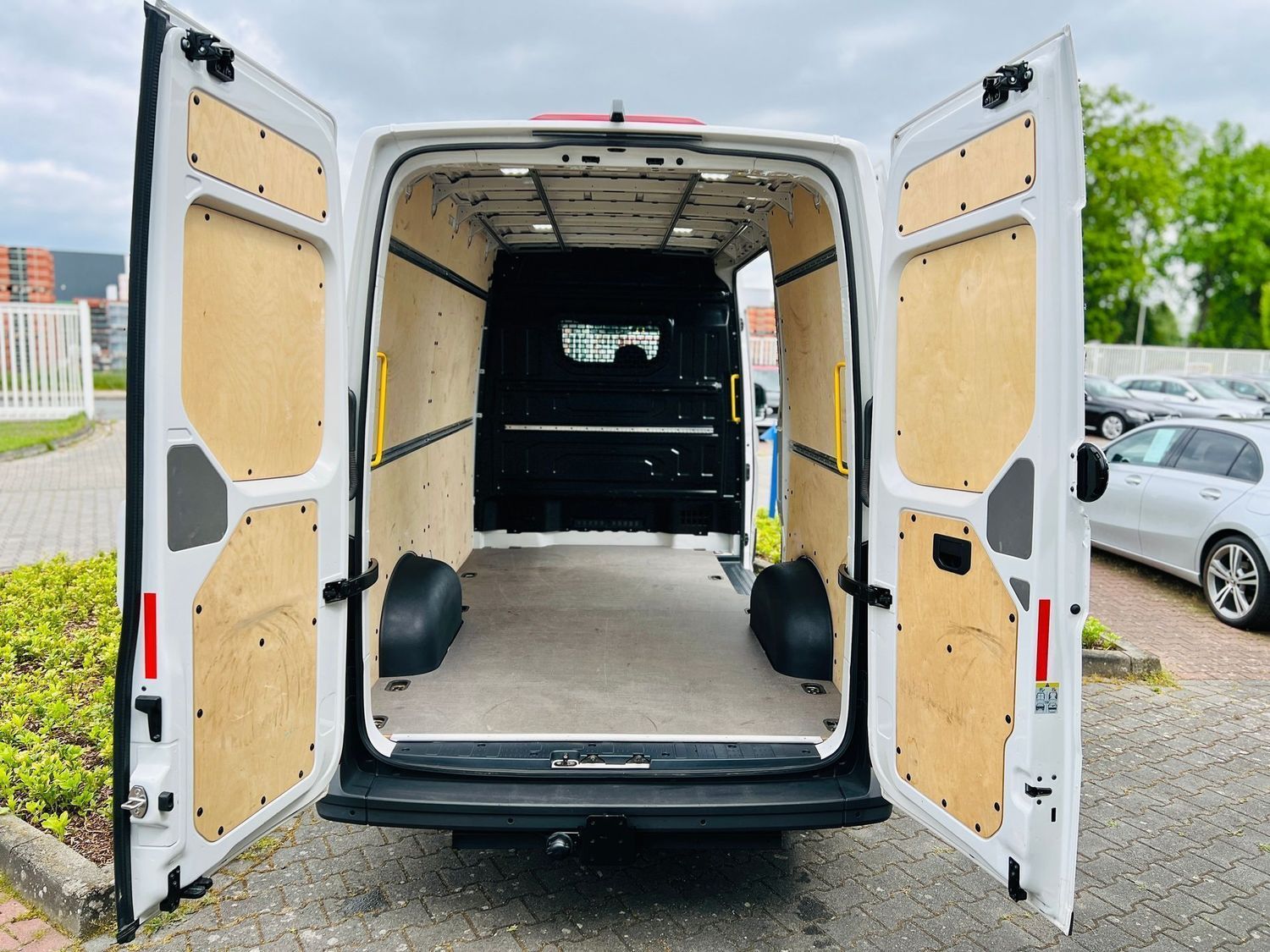 Fahrzeugabbildung Volkswagen Crafter Kasten 35 Hoch, L3H3, RFK, Klima, PTS, T
