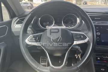 Volkswagen Tiguan - 12