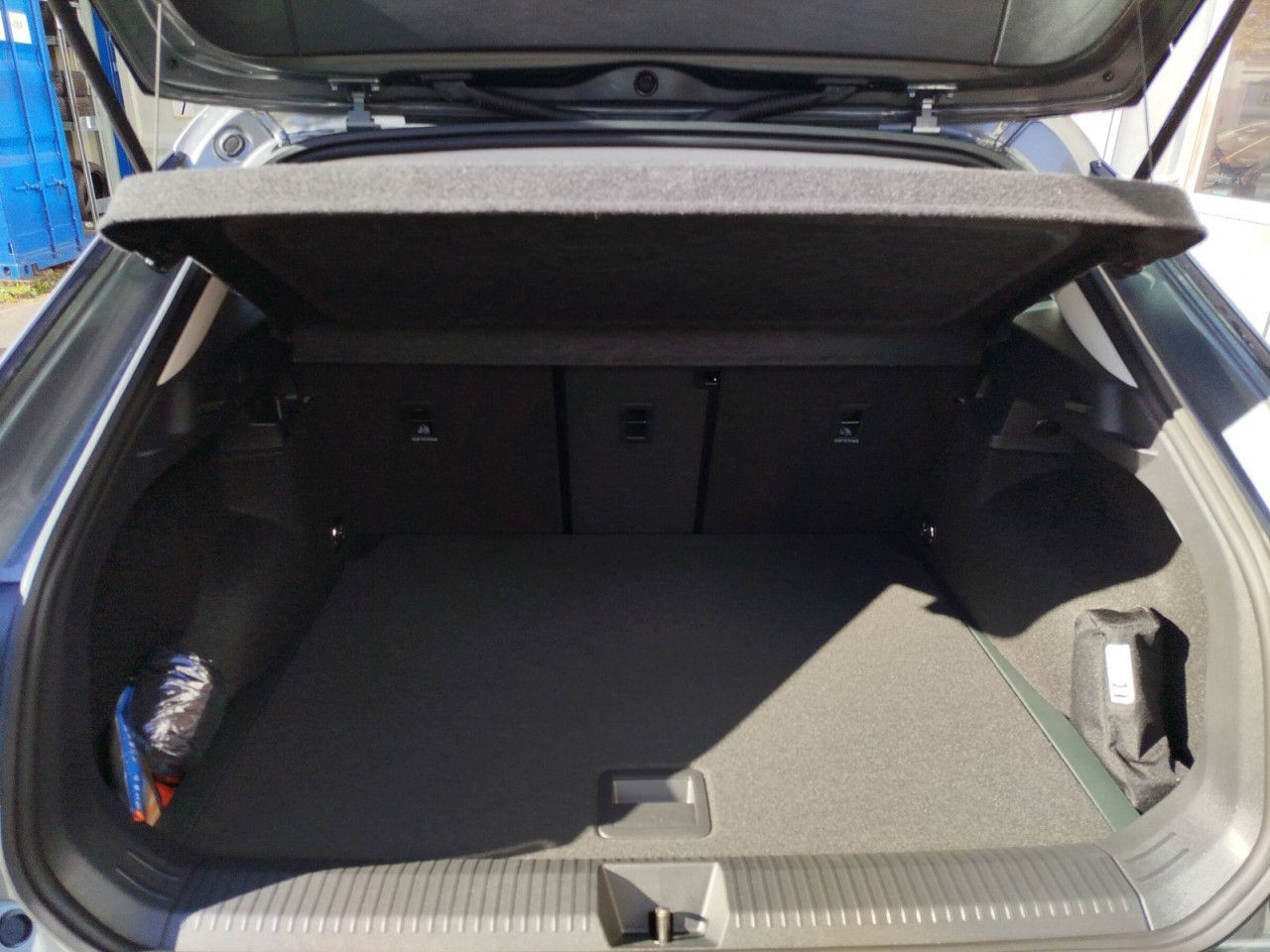 Fahrzeugabbildung Volkswagen T-Roc Life NF 1.5 B 110eTSID7F