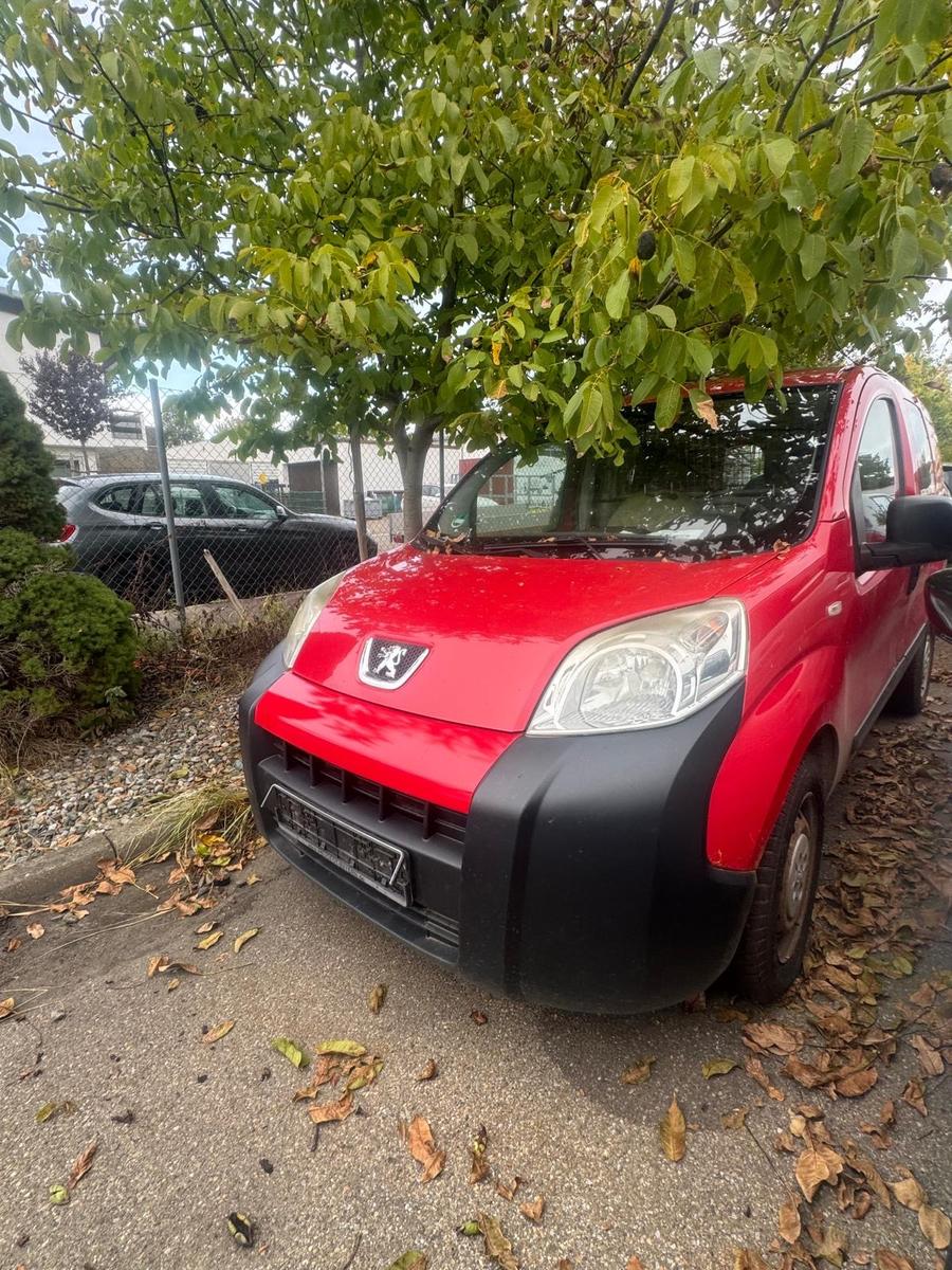Peugeot Bipper 2009 — interior