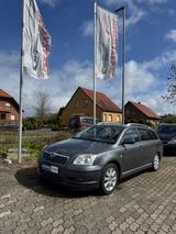 Toyota Avensis Kombi 1.8 Executive 1Vorbesitzer Tüv Neu - Toyota Avensis mit Benzin-Antrieb: Kombi, 1.8