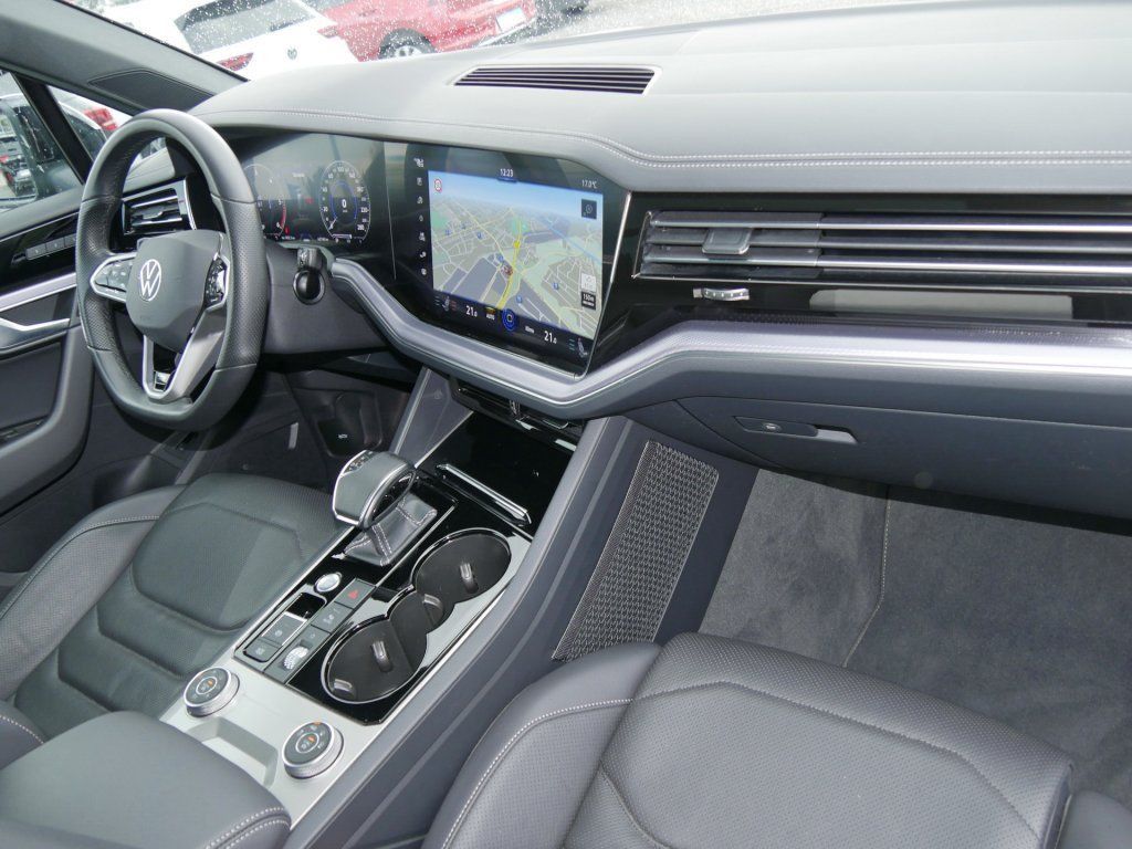 Volkswagen Touareg 3.0 TDI R-Line AHK ACC DigCockpit PDC IQ foto 5