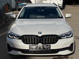 BMW 530d Touring*GARANTIE*KAMERA* - BMW 530 mit Diesel-Antrieb: Weiß