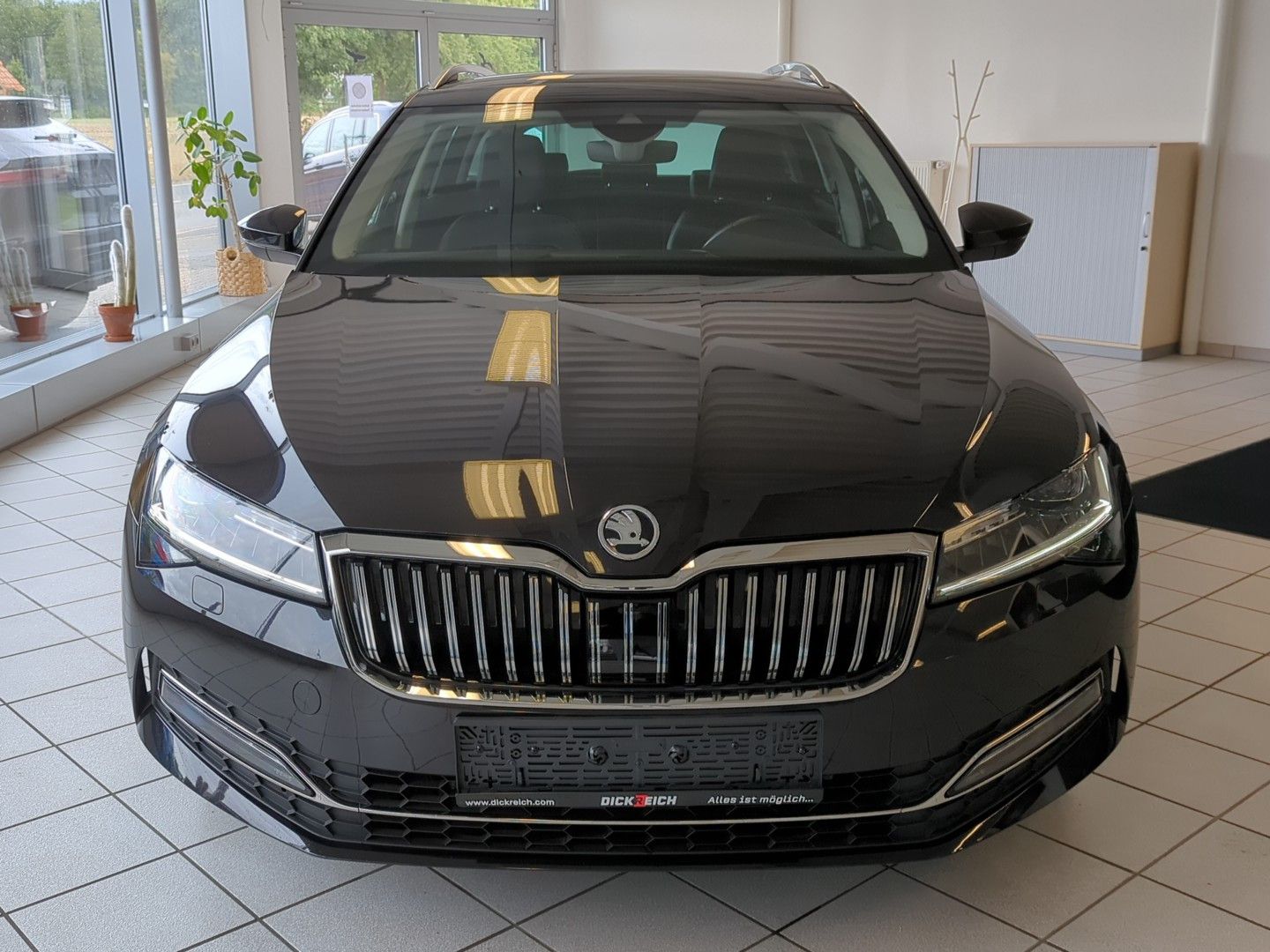 Fahrzeugabbildung SKODA Superb 2.0 TDI DSG Memory LED Kamera Leder StHz.