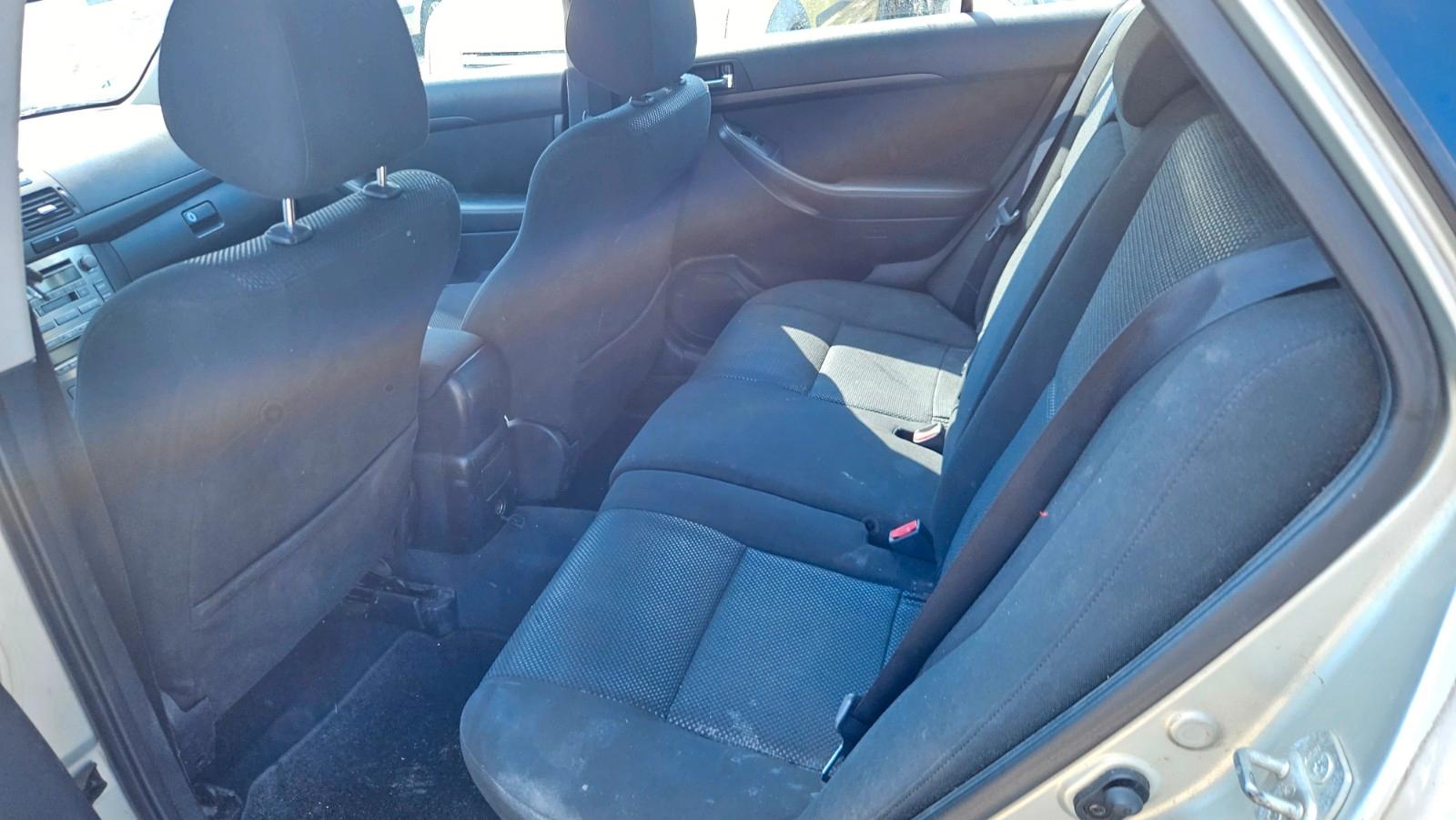 Toyota Avensis 2005 — photo 9