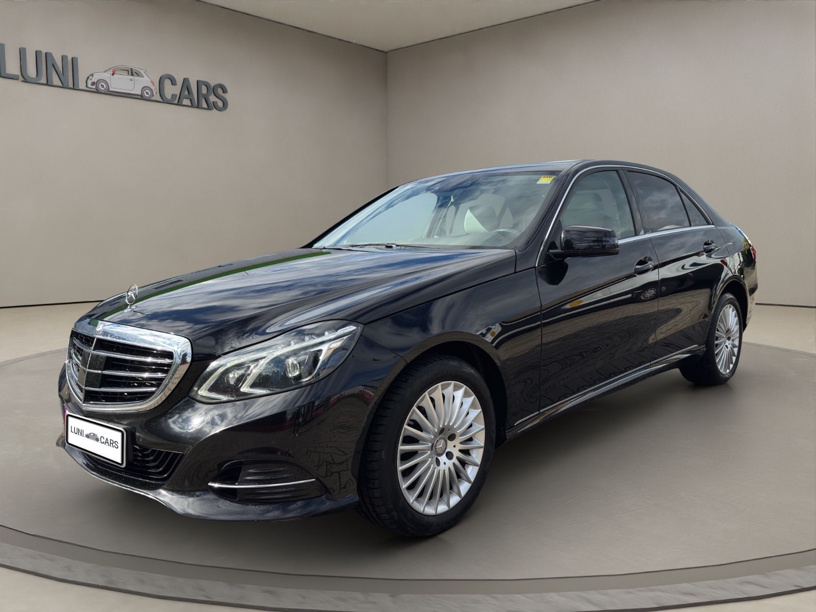 Mercedes-Benz E 250 Lim. Elegance / LED / AHK / Distronic