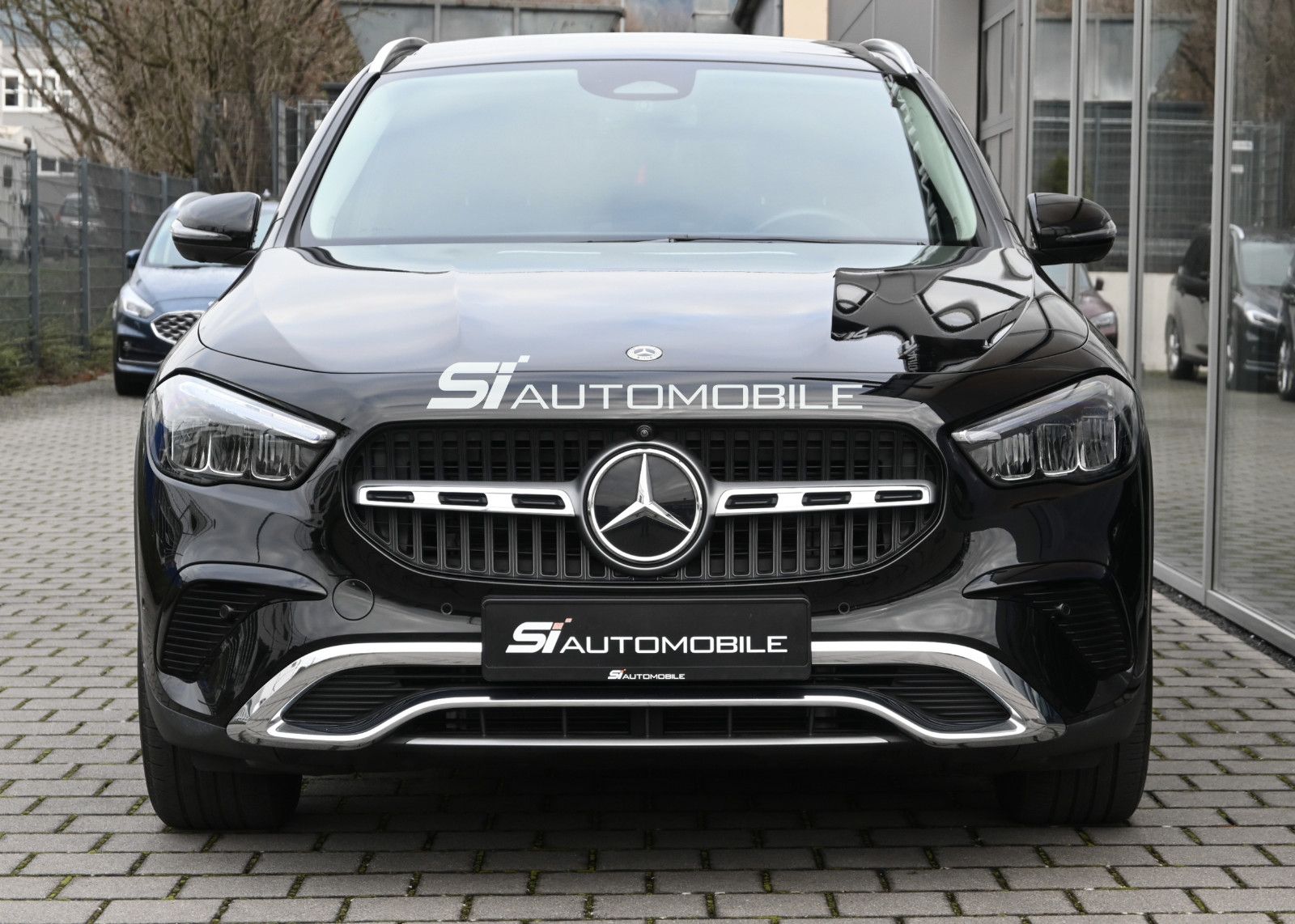 Fahrzeugabbildung Mercedes-Benz GLA 180 d DCT Progressive °ACC°PANO°MEMO°KEYLESS