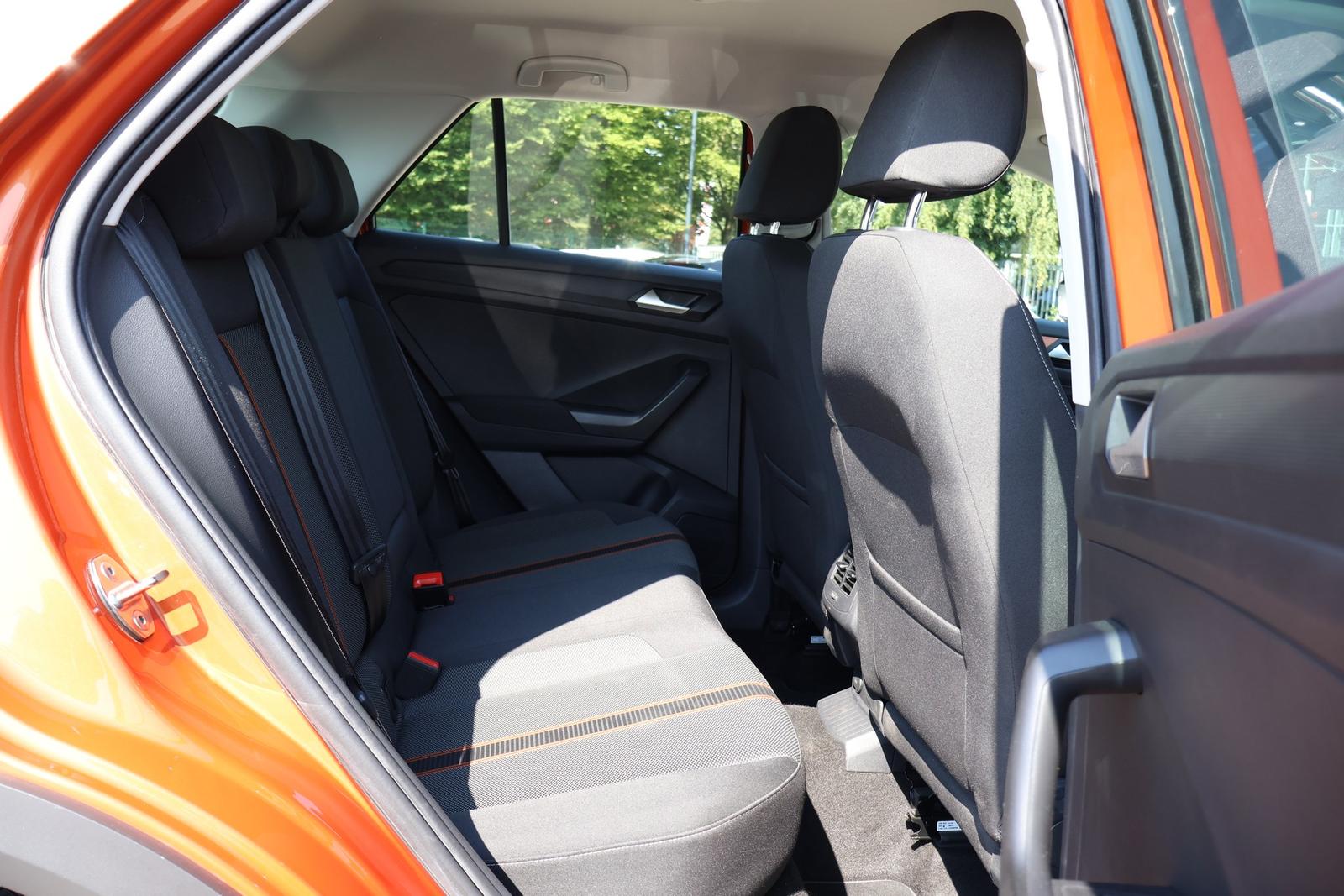 Volkswagen T-Roc 1.5 16V TSI Basis LED Sitzheizung DAB PDC
