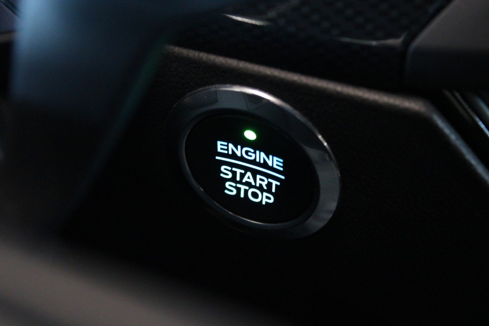 Fahrzeugabbildung Ford Focus 134kW ST-Line LED NAVI CAM WinterPaket