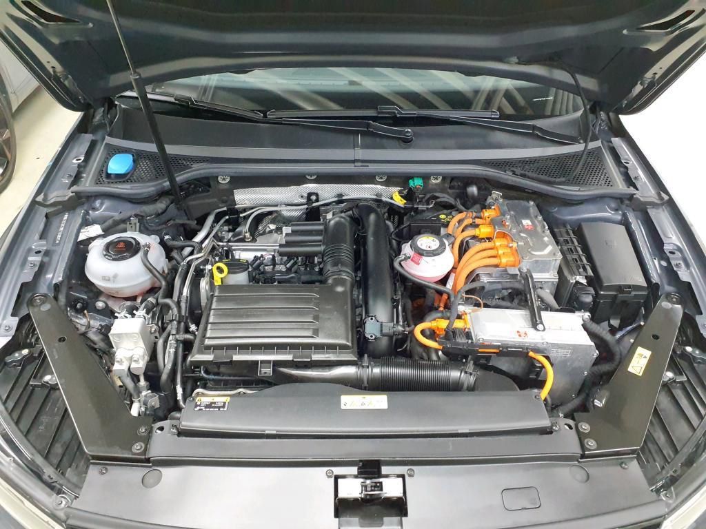 Volkswagen Passat Variant GTE 1.4 TSI DSG AHK*RFK*PDC*Tempo