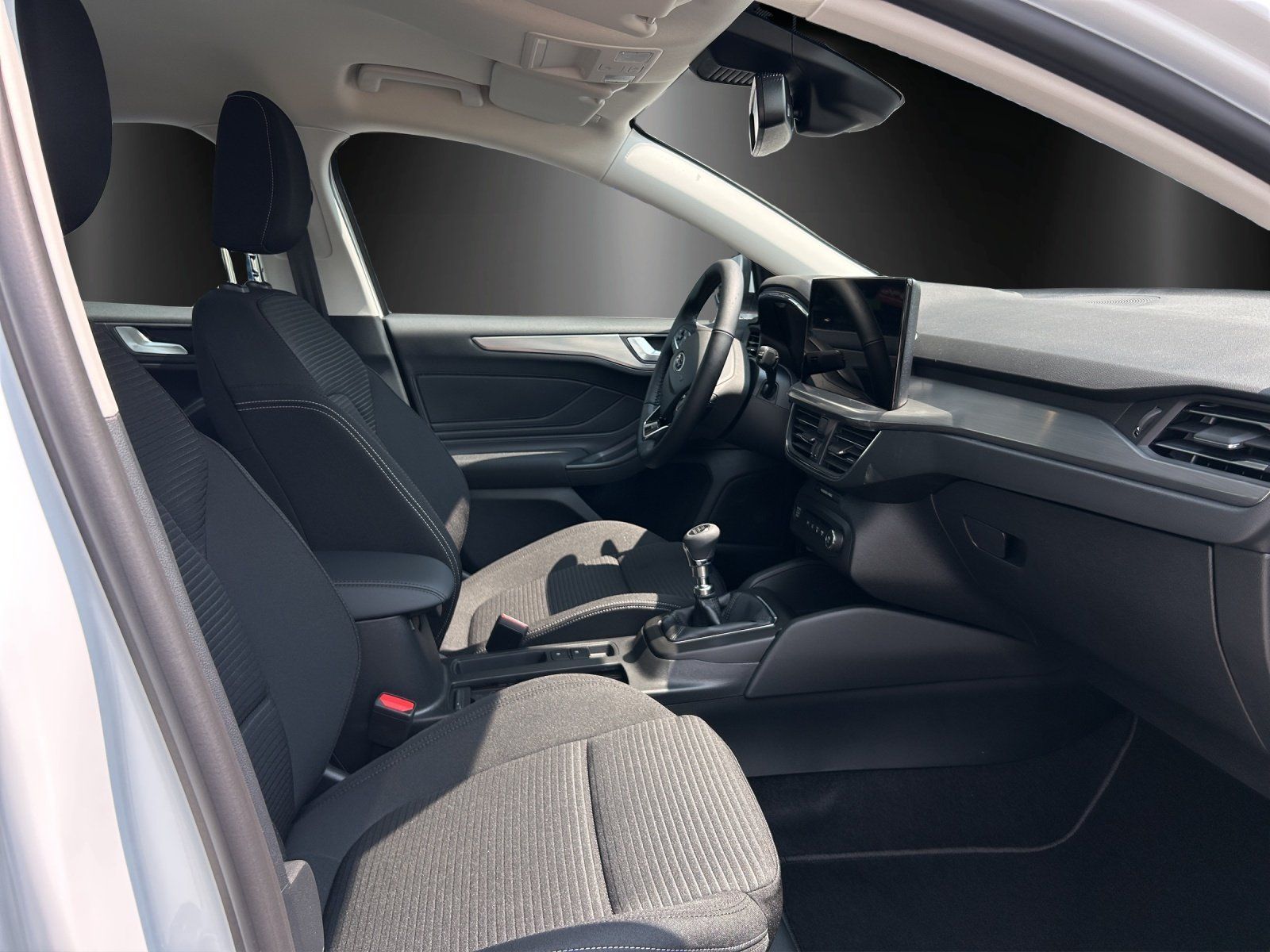 Fahrzeugabbildung Ford Focus Titanium Turnier Winter P. e.Call Kamera