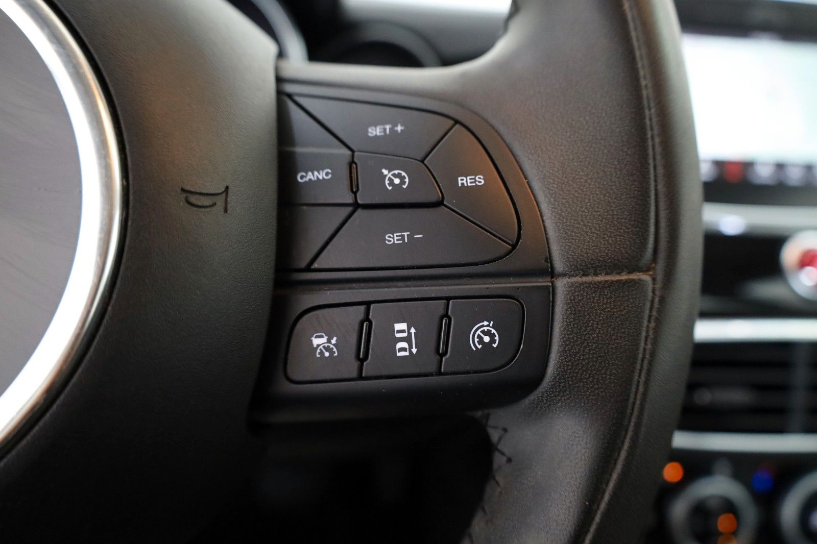 Fahrzeugabbildung Fiat 500X Pop Star Navi,Massage,SH,PDC,SR+WR