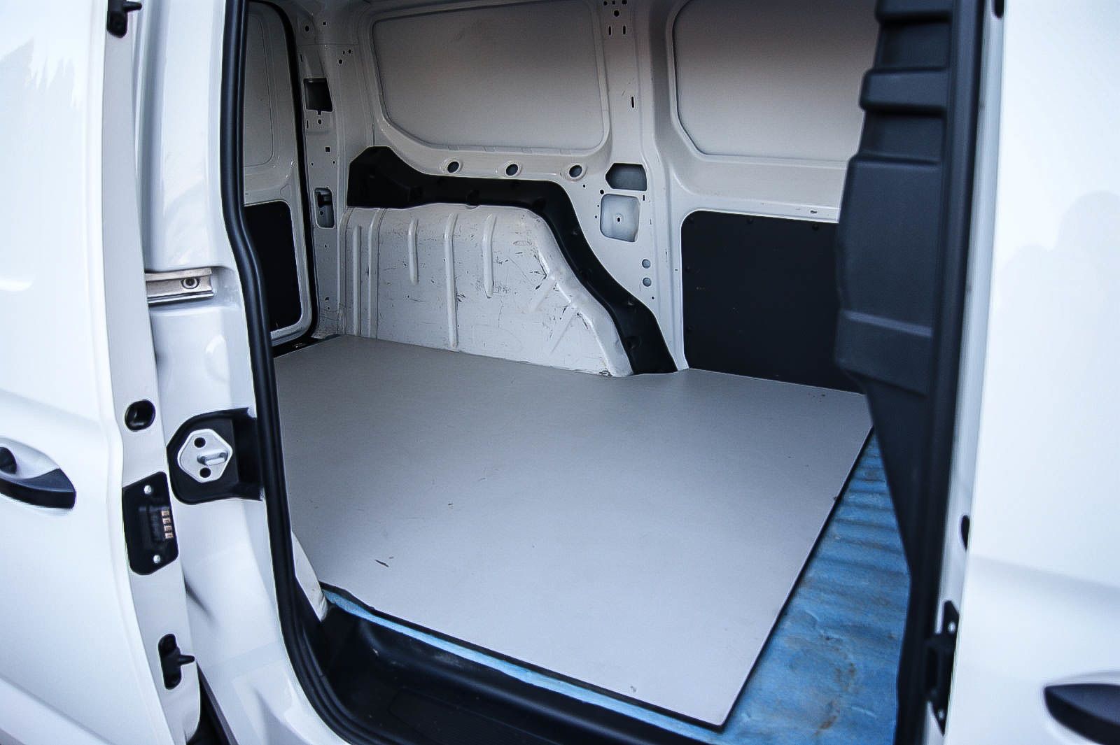 Fahrzeugabbildung Volkswagen Caddy Maxi Cargo 20TDI DSG KLIMA ERGO SIHZG ANHZ