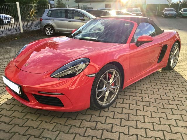 Porsche 718 Boxster S