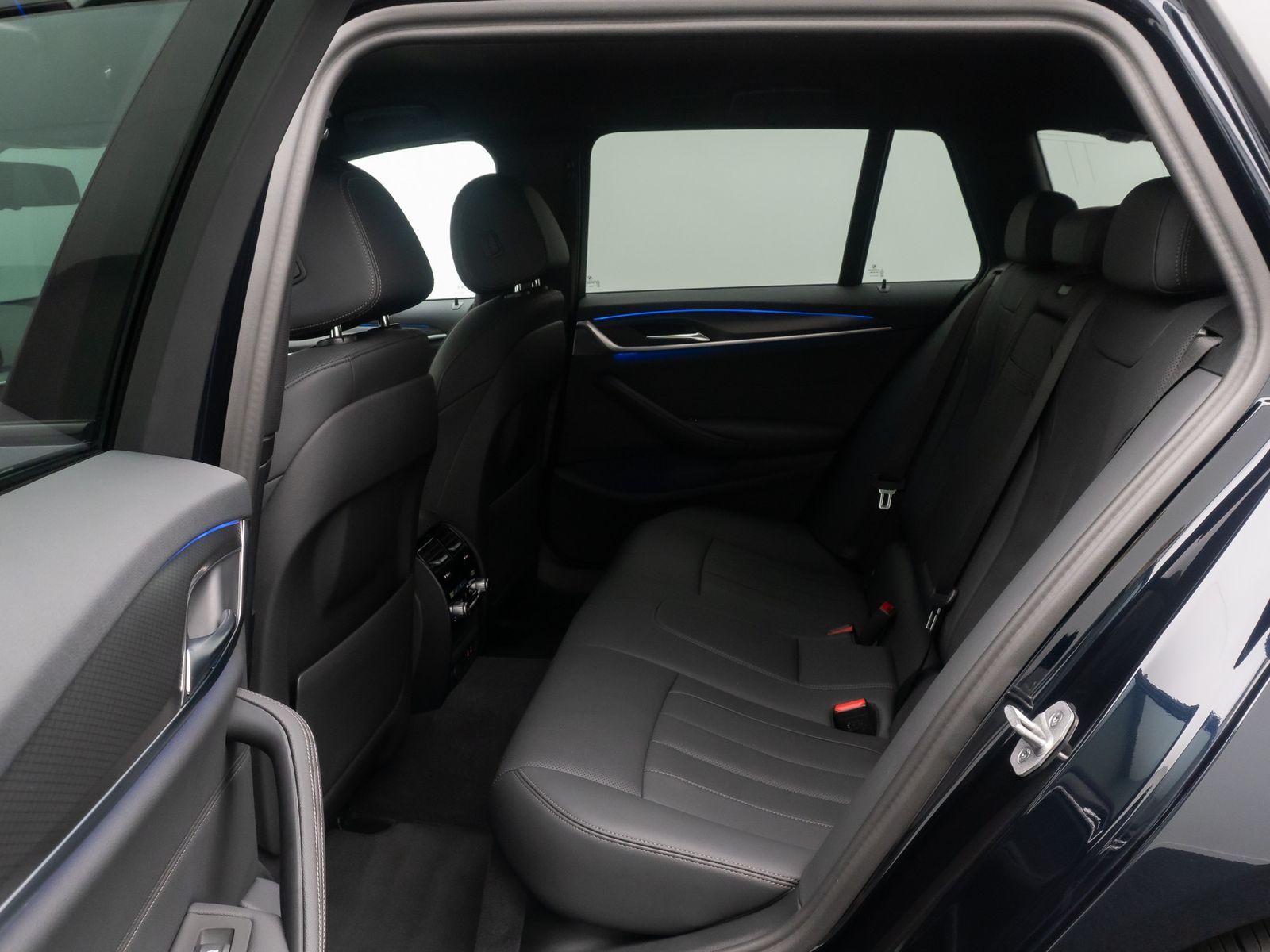 Fahrzeugabbildung BMW 530d M Sport 4xKlima HUD DAB Kamera Laser 18Zoll
