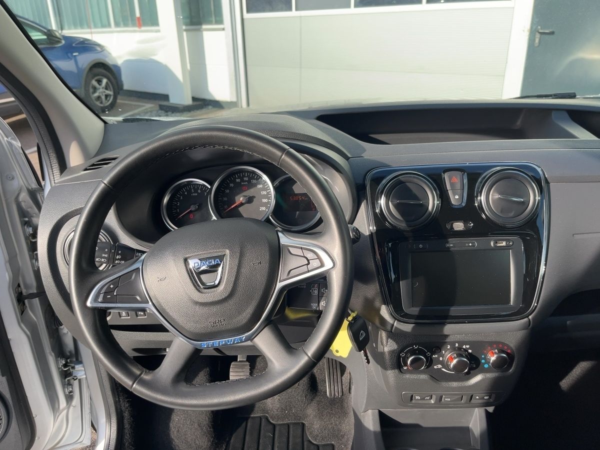 Fahrzeugabbildung Dacia Dokker Stepway Plus TCe 130