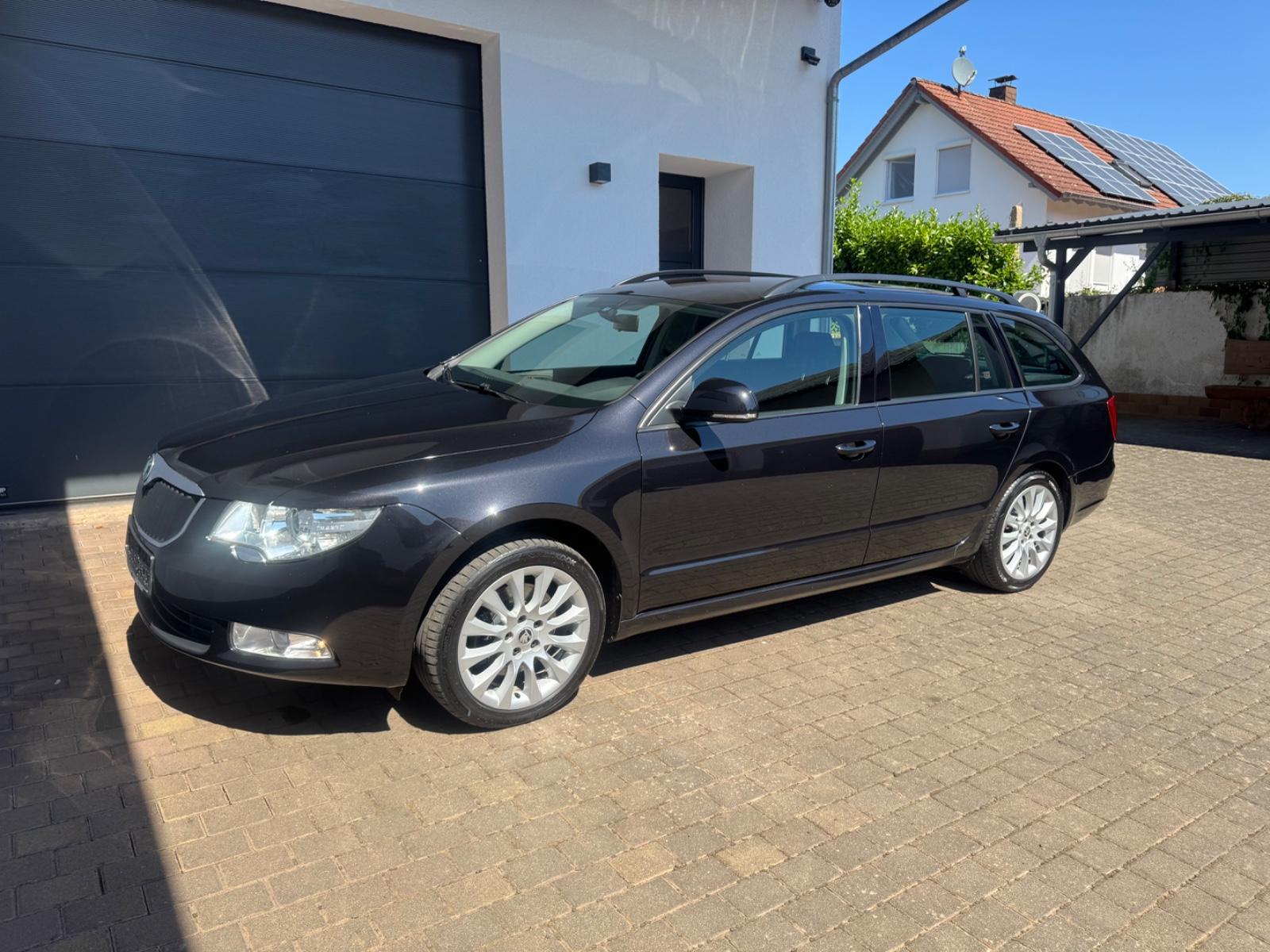 Skoda Superb Combi Active *1.Hand*Garantie*AHK*