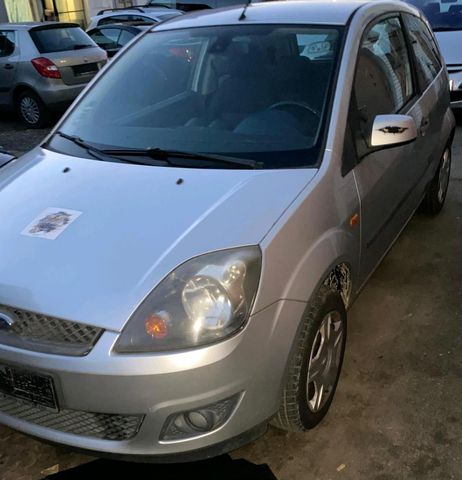 Ford Fiesta 1.4 neu Tüv mit klima