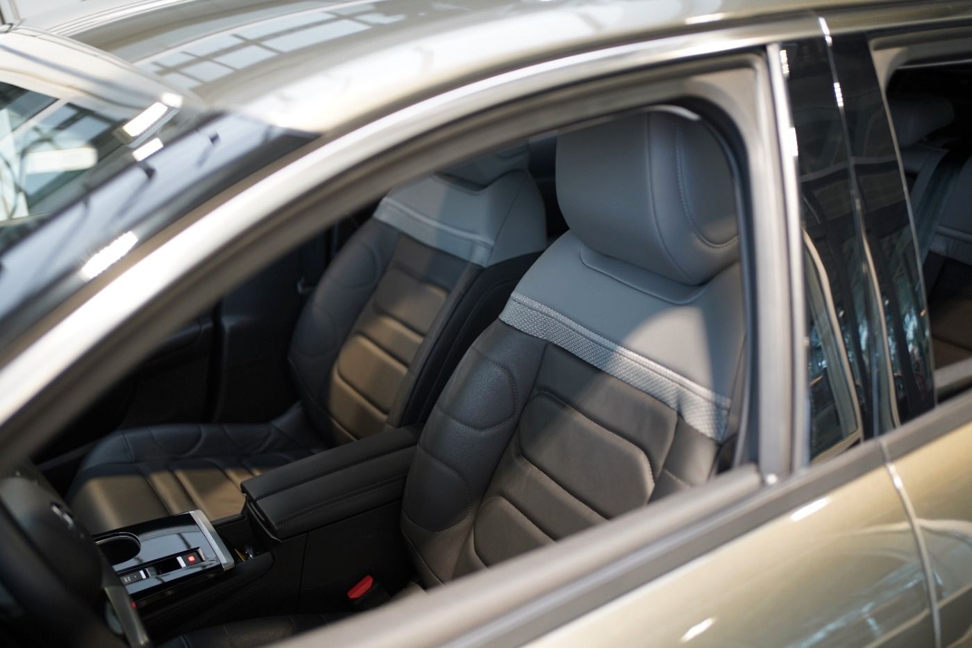 Fahrzeugabbildung Citroën C5 X PureTech 130 EAT8 Plus Automatik Leder Navi