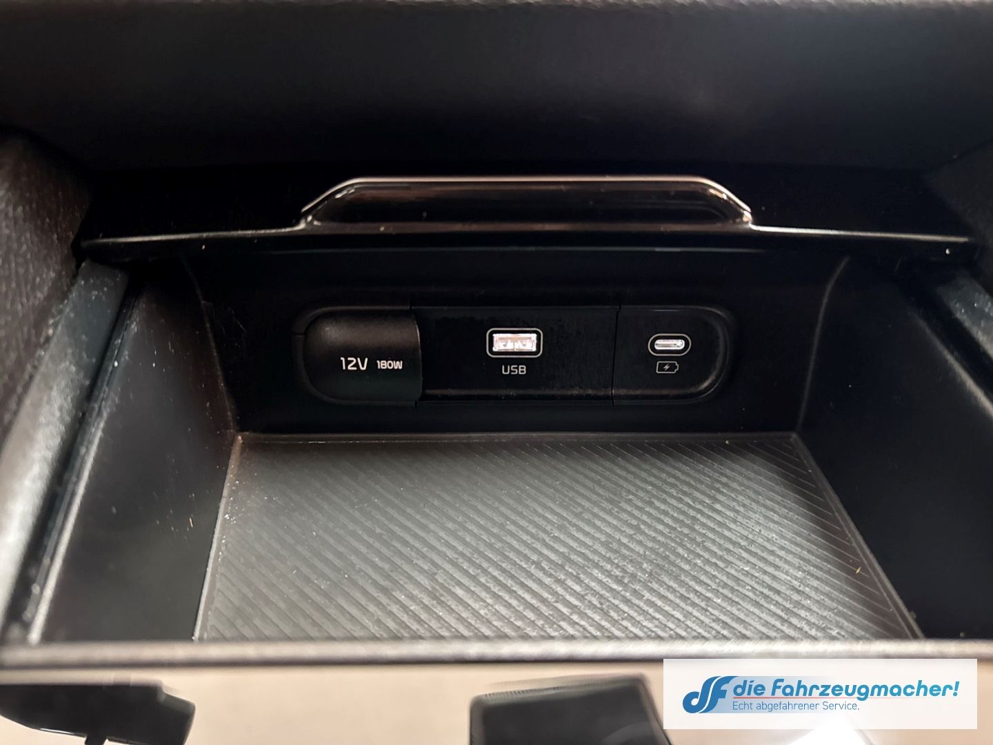 Fahrzeugabbildung Kia Sportage Spirit Navi Digitales Cockpit LED Apple