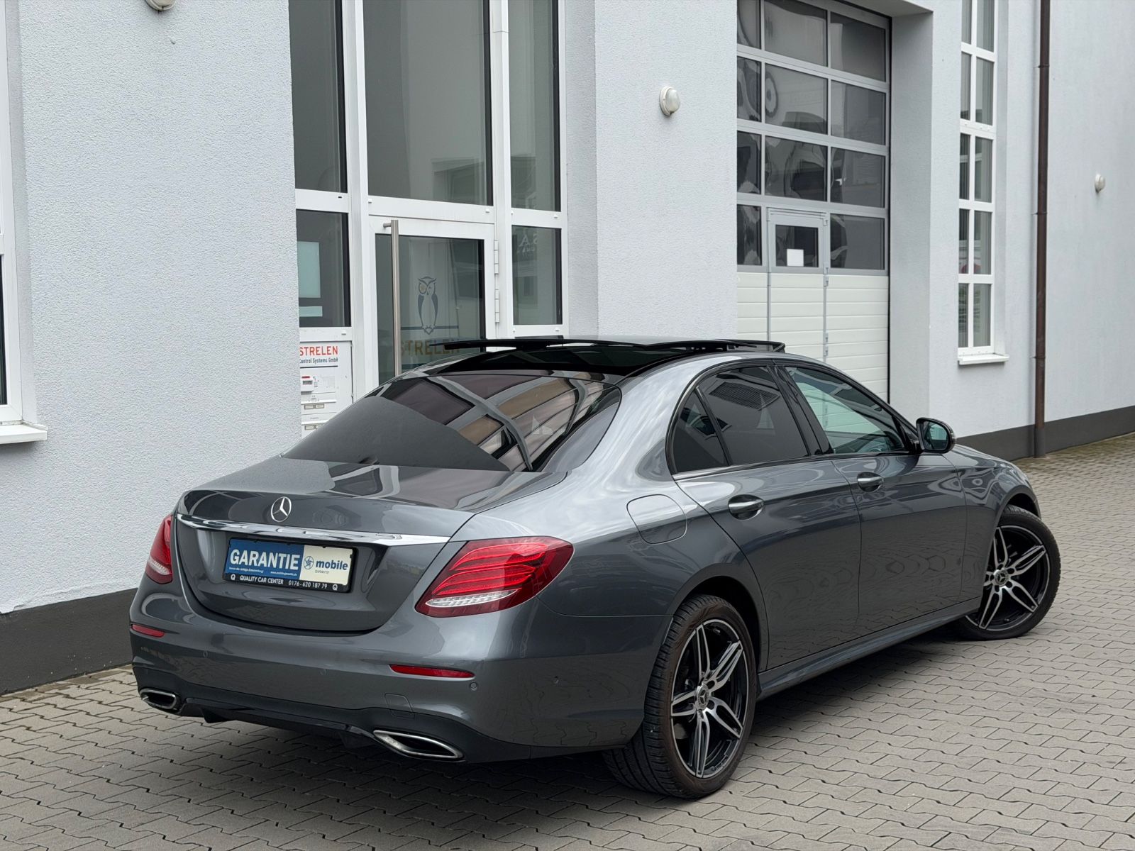 Mercedes-Benz E 220 d 9G AMG NIGHT *PANO*SPUR*2H* foto 3