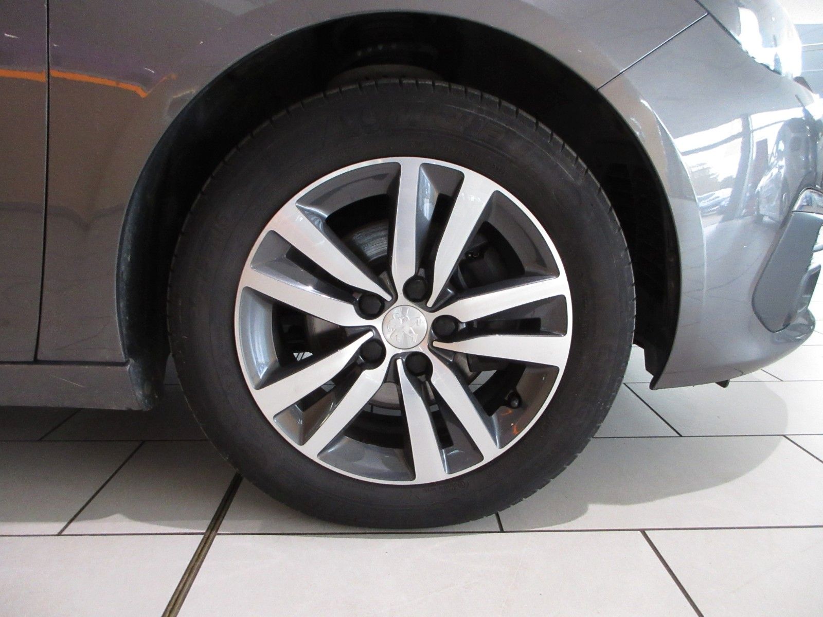 Fahrzeugabbildung Peugeot 308 SW Allure 1.5D LED/NAVI/SHZ/PDC/R´CAMERA
