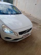 Volvo V60 r-design 1.6 d2 115cv - gebrauchte Volvo V60 aus dem Jahr 2012