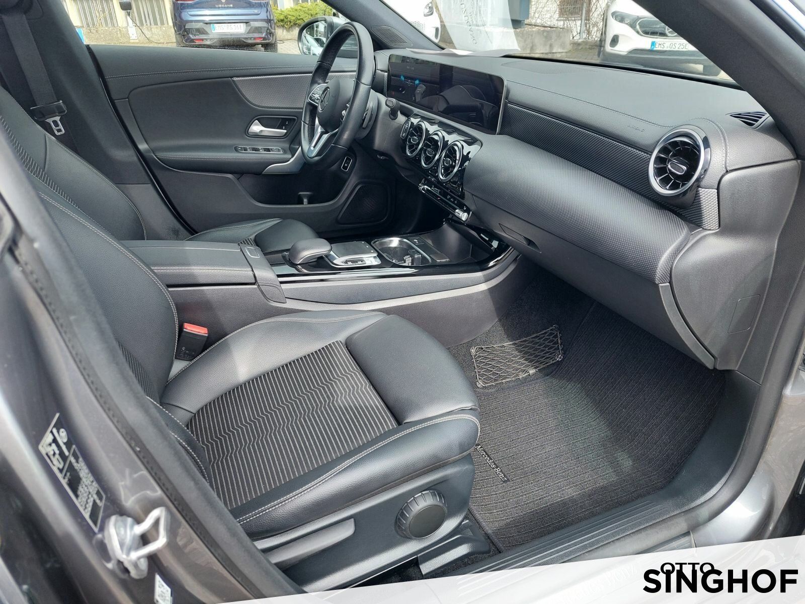 Fahrzeugabbildung Mercedes-Benz CLA 180 Progressive +LED+MBUX+PDC+Navi+Sitzhzg+