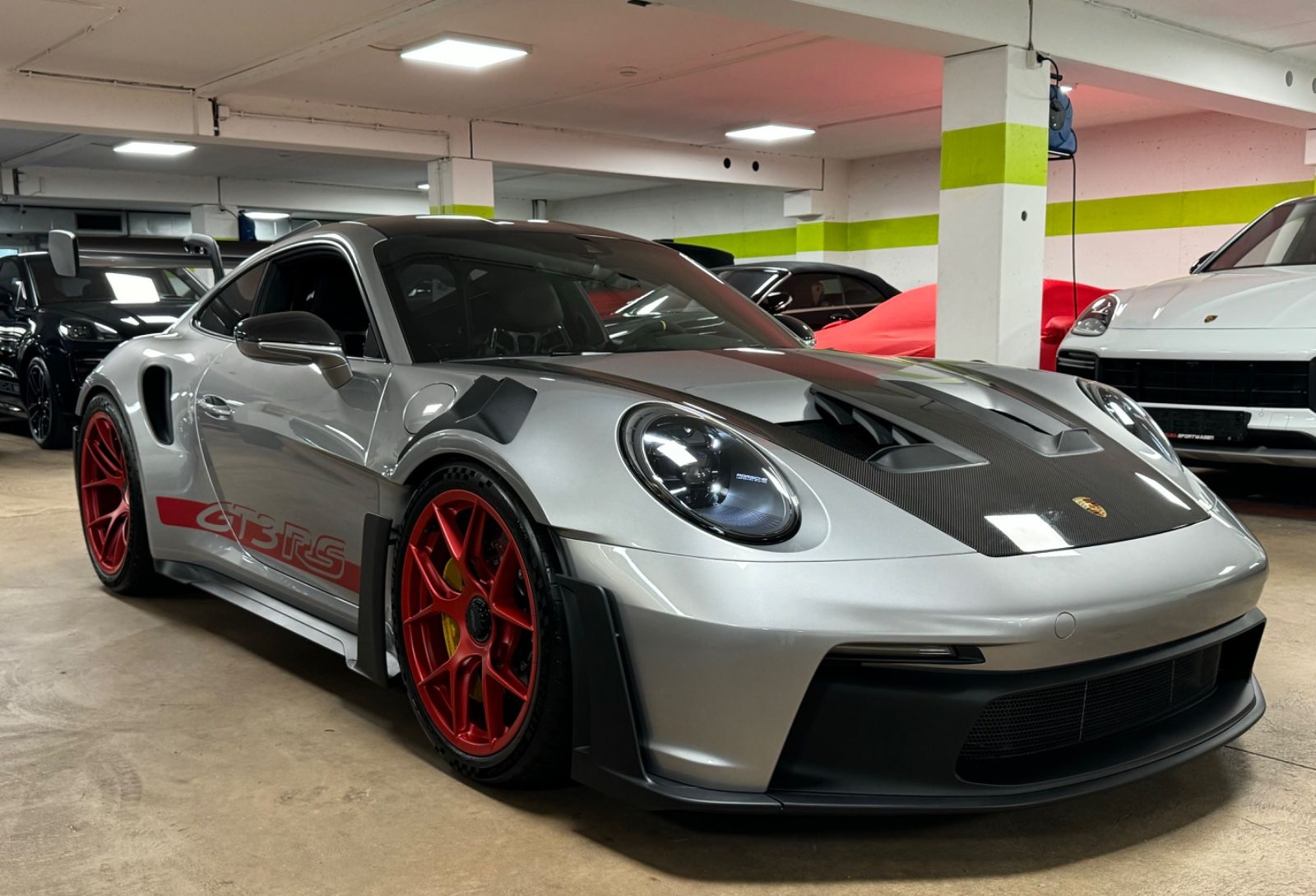 Fahrzeugabbildung Porsche 911 GT3 RS WEISSACH CARBON-KÄFIG CERAMIC 24 FULL