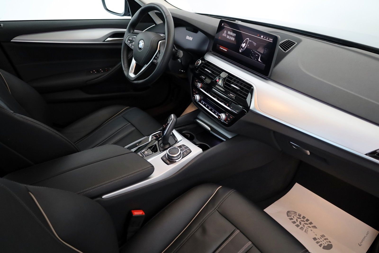 Fahrzeugabbildung BMW 530 d xDrive, Leder,Navi,LED,SH,HUD,Kamera