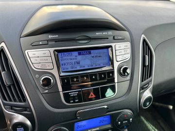 Fahrzeugabbildung Hyundai ix35 2.0 Style 2WD*Keyless*PDC*AHK*Bluetooth*