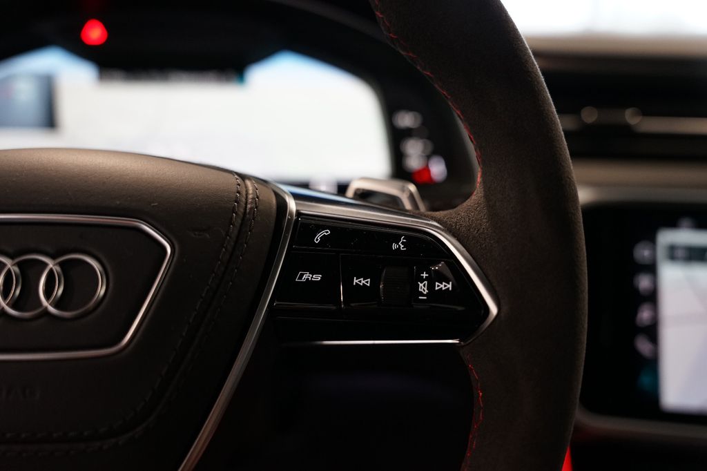 AUDI RS6 performance | RS-Designpaket+ | Pano | HuD AUDI RS6 performance | RS-Designpaket+ | Pano | HuD