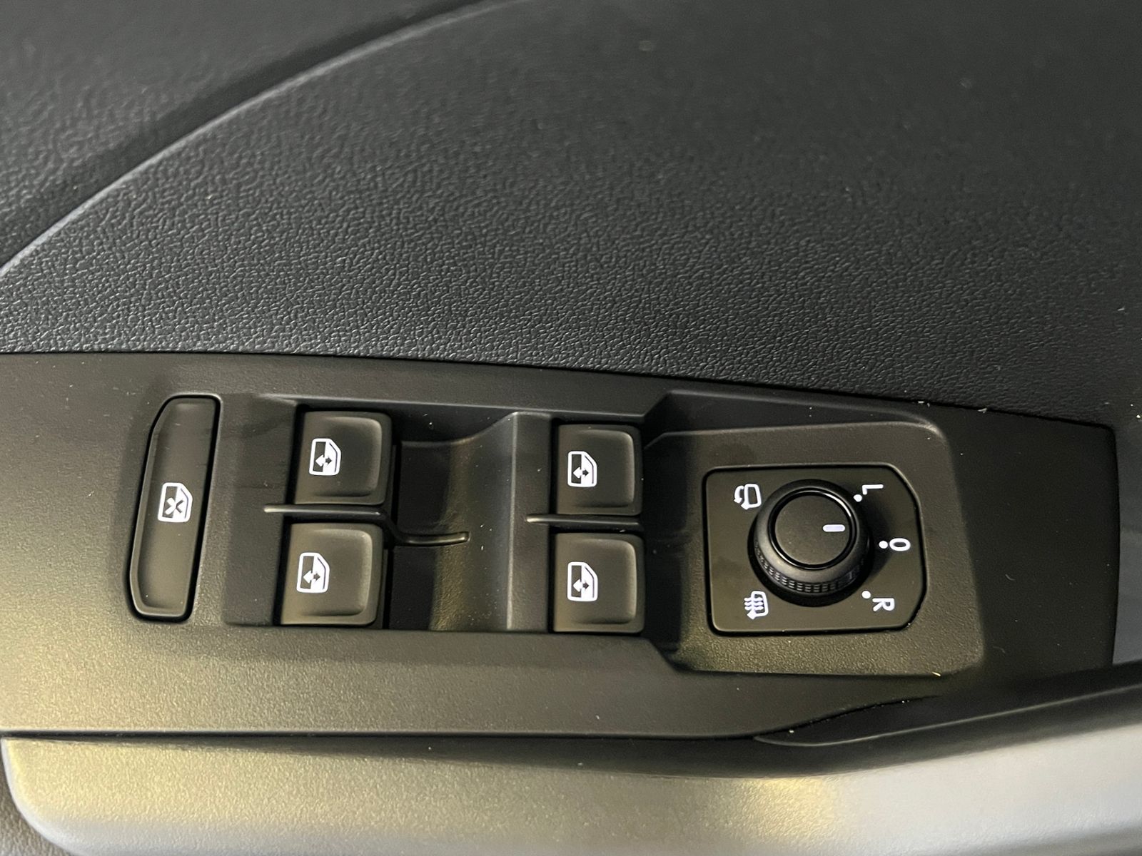 Fahrzeugabbildung Volkswagen T-Cross Life 1.0 TSI DSG *LED, App-Connect, 17"-