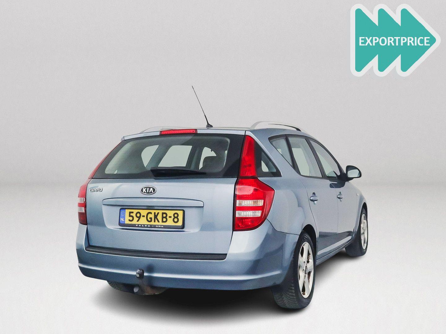 Kia cee'd 2008 — rear view