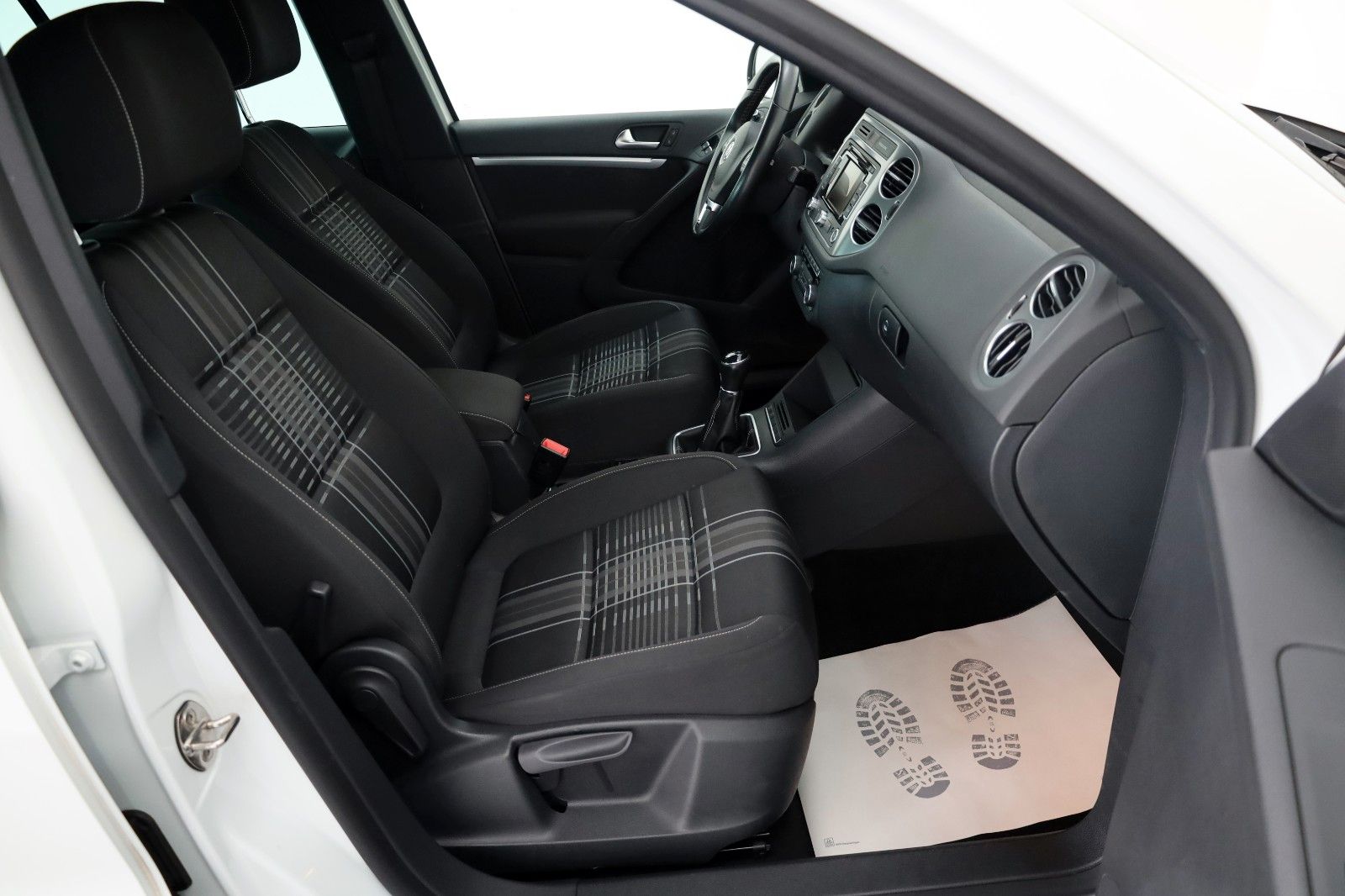Fahrzeugabbildung Volkswagen Tiguan Lounge Sport &Style ,Navi,Kamera,AHK , WR