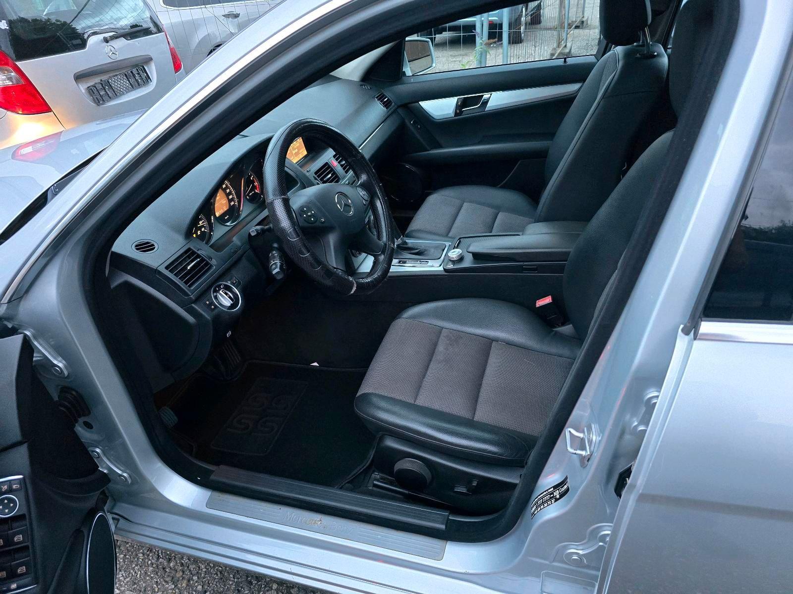 Mercedes-Benz C180 2010 — photo 14