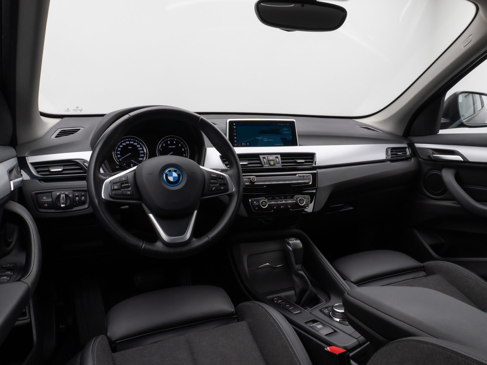 Fahrzeugabbildung BMW X1 xD25e Kamera DAB Komfort Sportsitz Parkassist