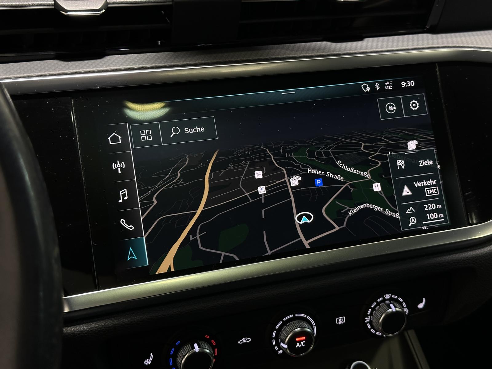 Audi Q3 40 TDI / S TRONIC / QUATTRO / PANO / LED /