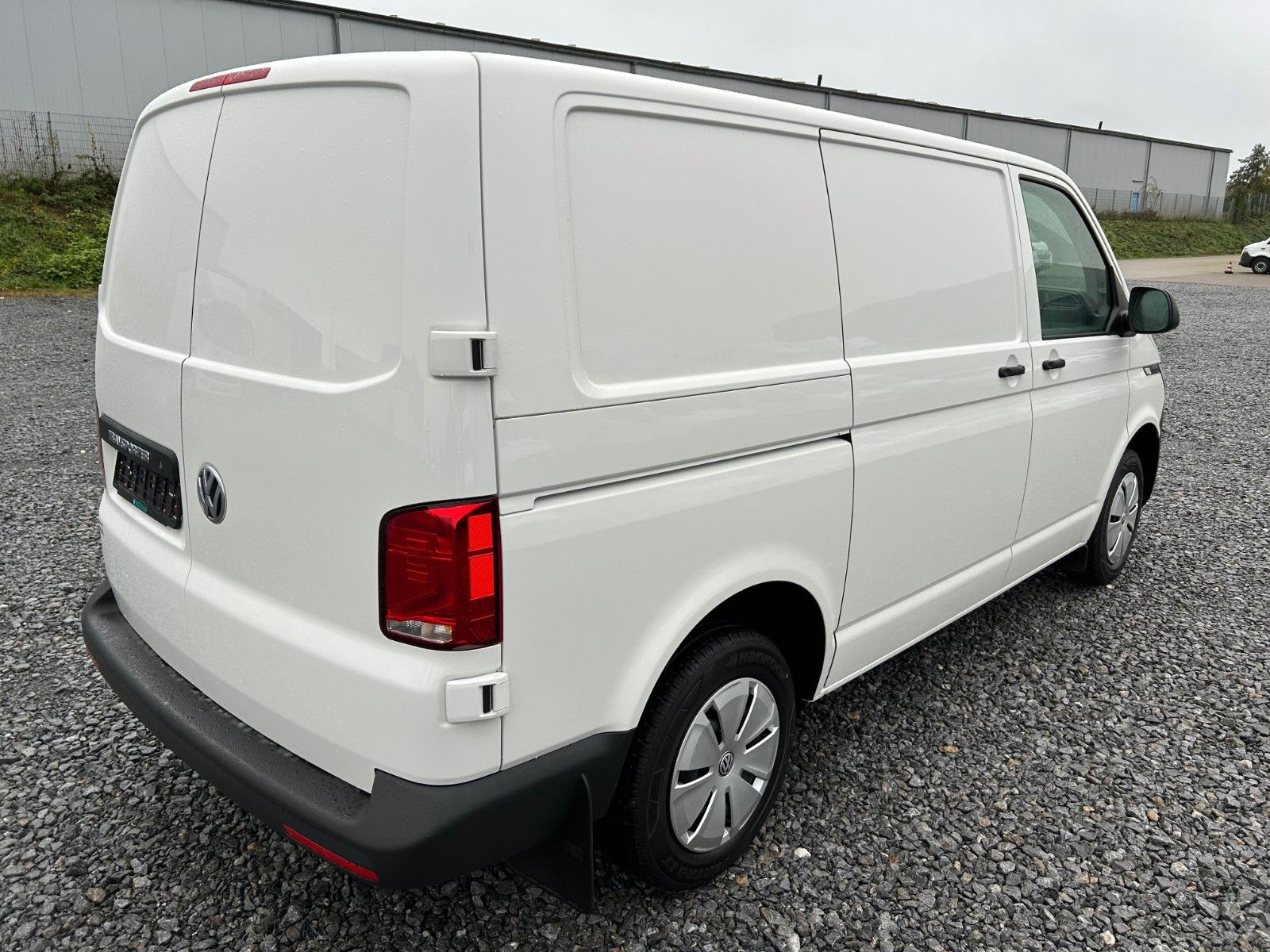 Fahrzeugabbildung Volkswagen T6.1 Transporter 2,0 TDI   Klima  Flügeltüren