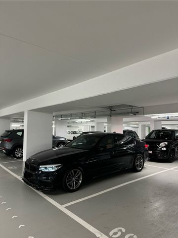 BMW 530d Xdrive  ( SCHECKHEFTGEFLEGT )