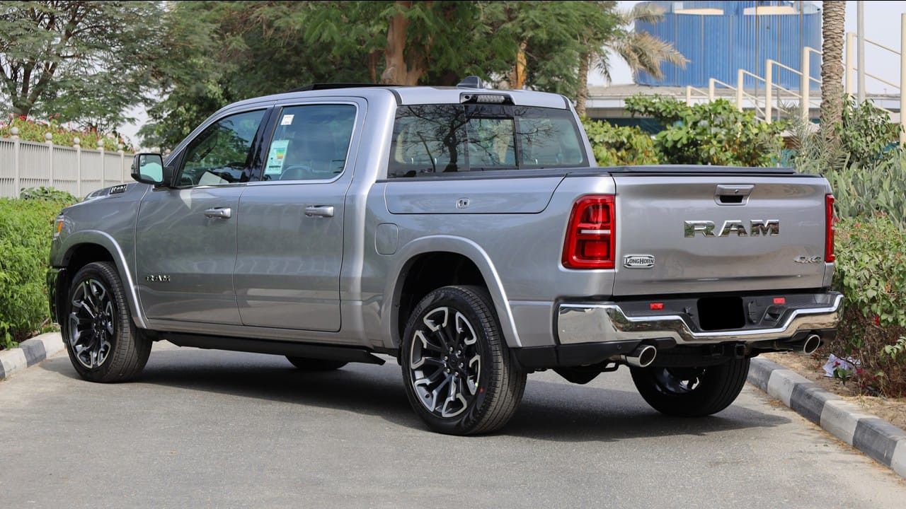 Fahrzeugabbildung Dodge RAM LIMITED LONGHOR Full Options T1: 70.000 EURO
