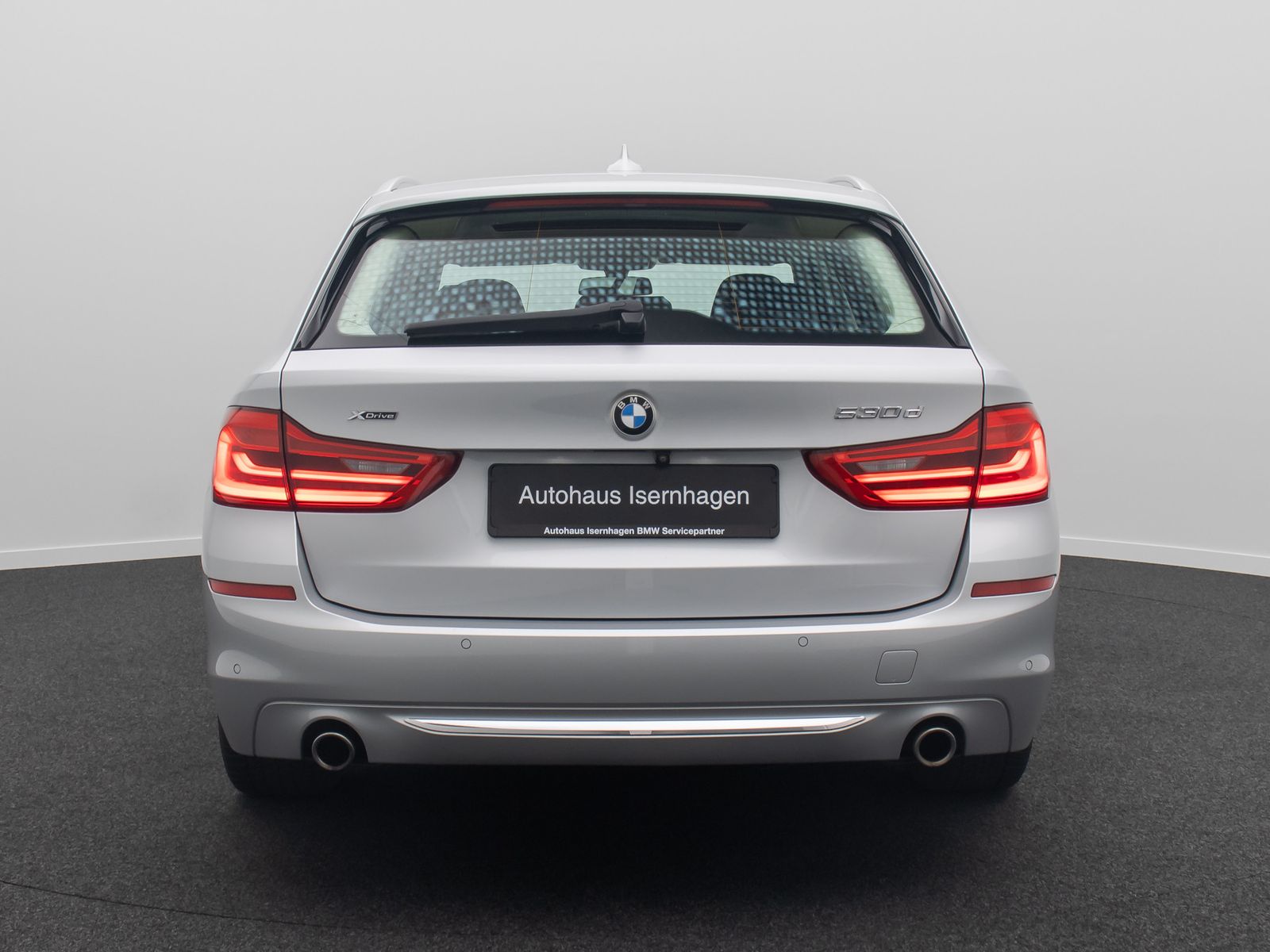 Fahrzeugabbildung BMW 530d xD LuxuryLine Panoram 360&deg;HUD HiFi DisplKey