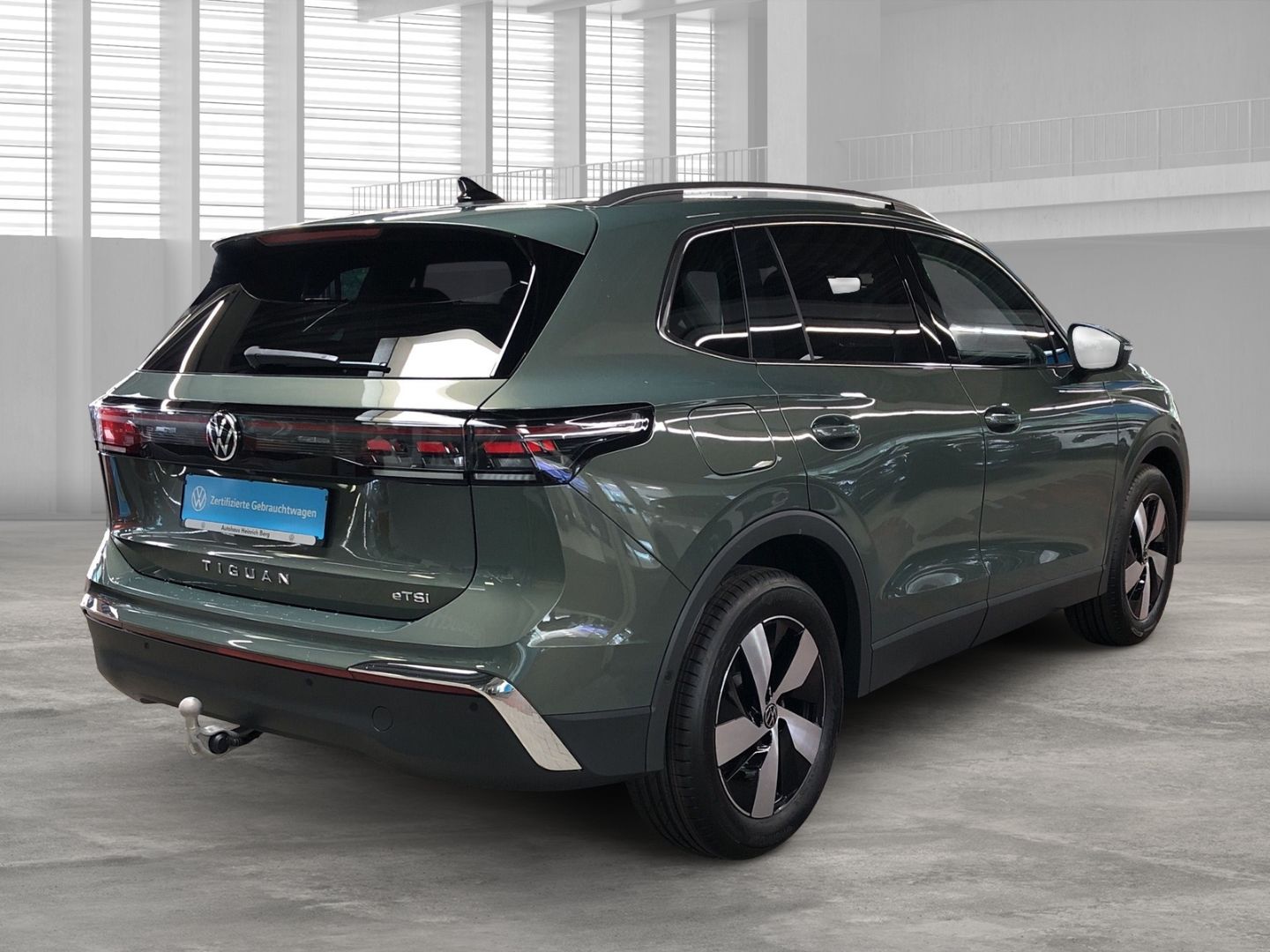 Fahrzeugabbildung Volkswagen Tiguan Elegance 1.5 eTSI DSG AHK-klappbar Navi D