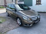 Mercedes-Benz B 180 / NAVI / SHZ. / Teilleder / NAVI / / PDC / - Mercedes-Benz B 180 in Bielefeld