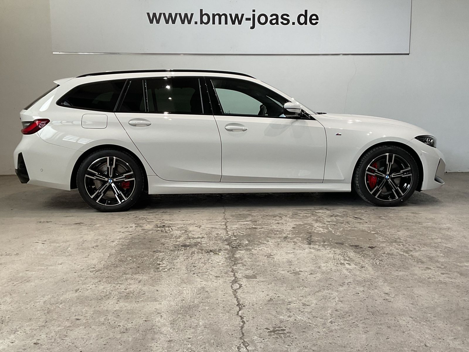 Fahrzeugabbildung BMW 320d Panorama Glasdach, H&K Hifi, 18" &apos;LMR