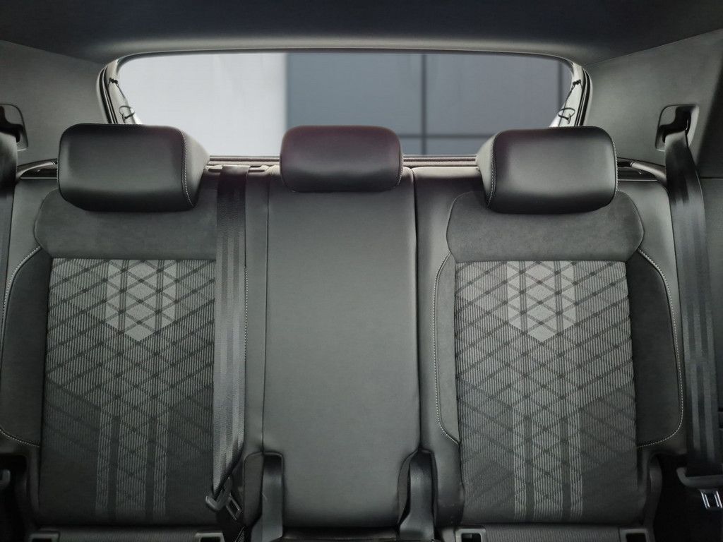 T-Cross 1.0 TSI R-Line *LED*NAVI*DAB*SHZ*PDC*ASS