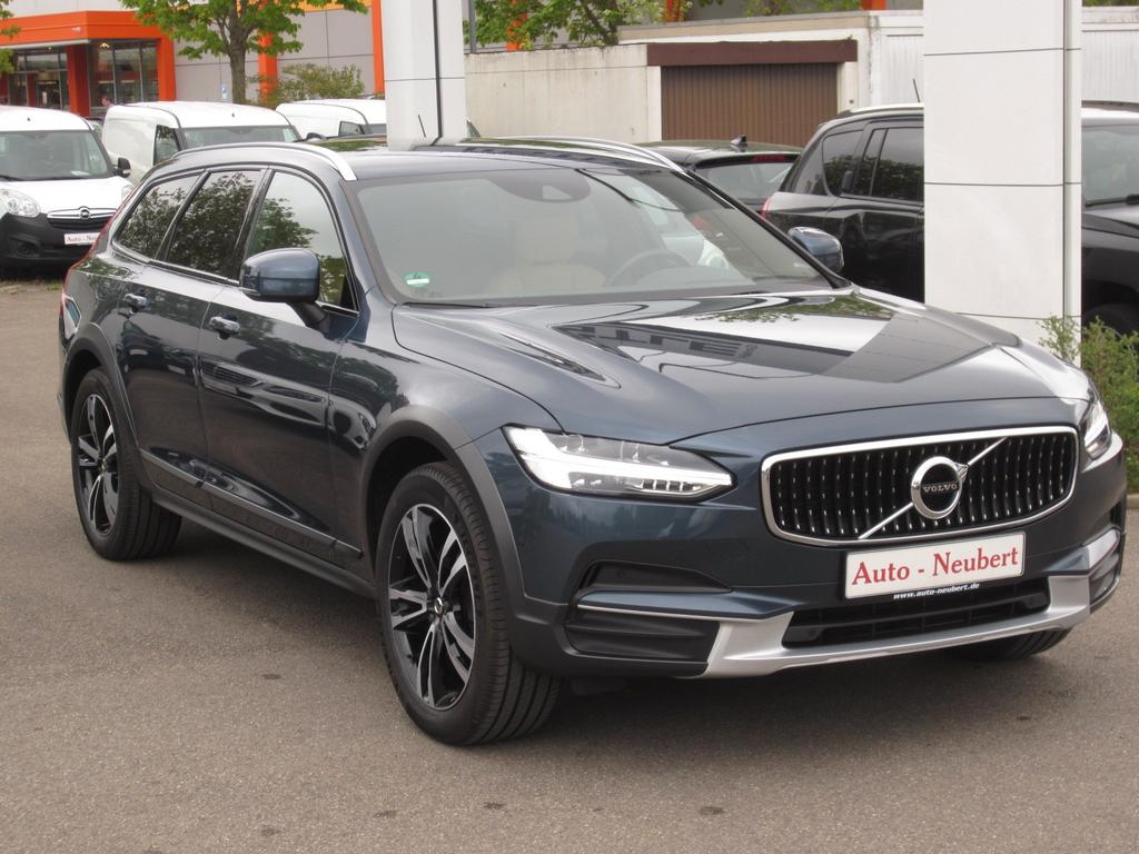Volvo V90 Cross Country